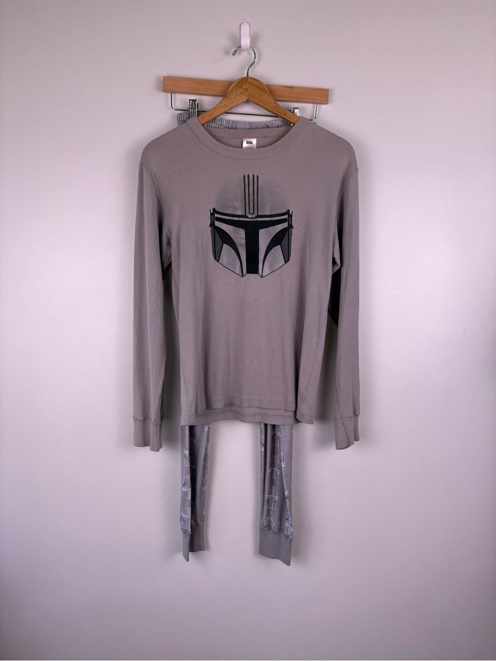 Hanna Andersson Star Wars The Mandalorian Adult Pajama Set Size Small Gray